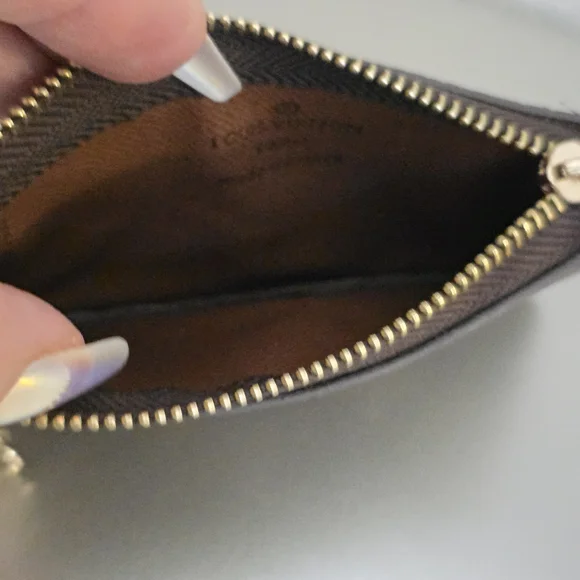 Louis Vuitton Pochette Clés Monogram Key Holder with Gold Accents - Picture 5 of 9